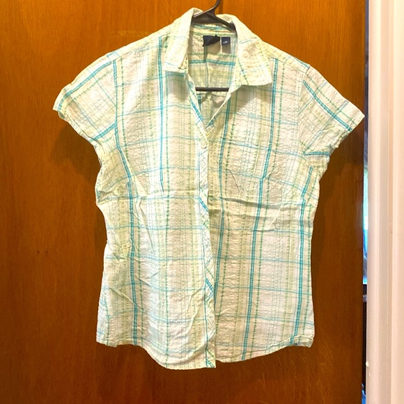 3/$15. Two for the price of one! Casual shirts size M - Picture 2 of 7